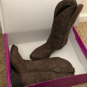 Like new cowboy boots size 7.5